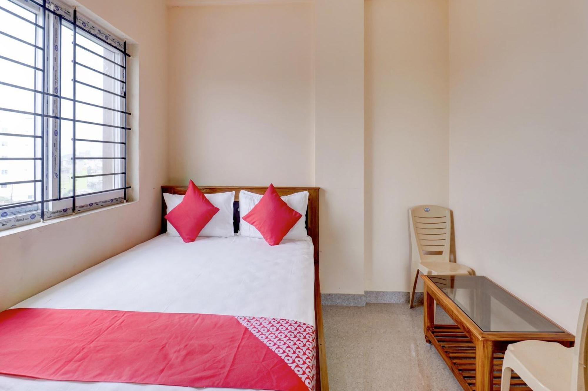 Oyo Flagship Golden Treasury Hotel Bengaluru Kültér fotó