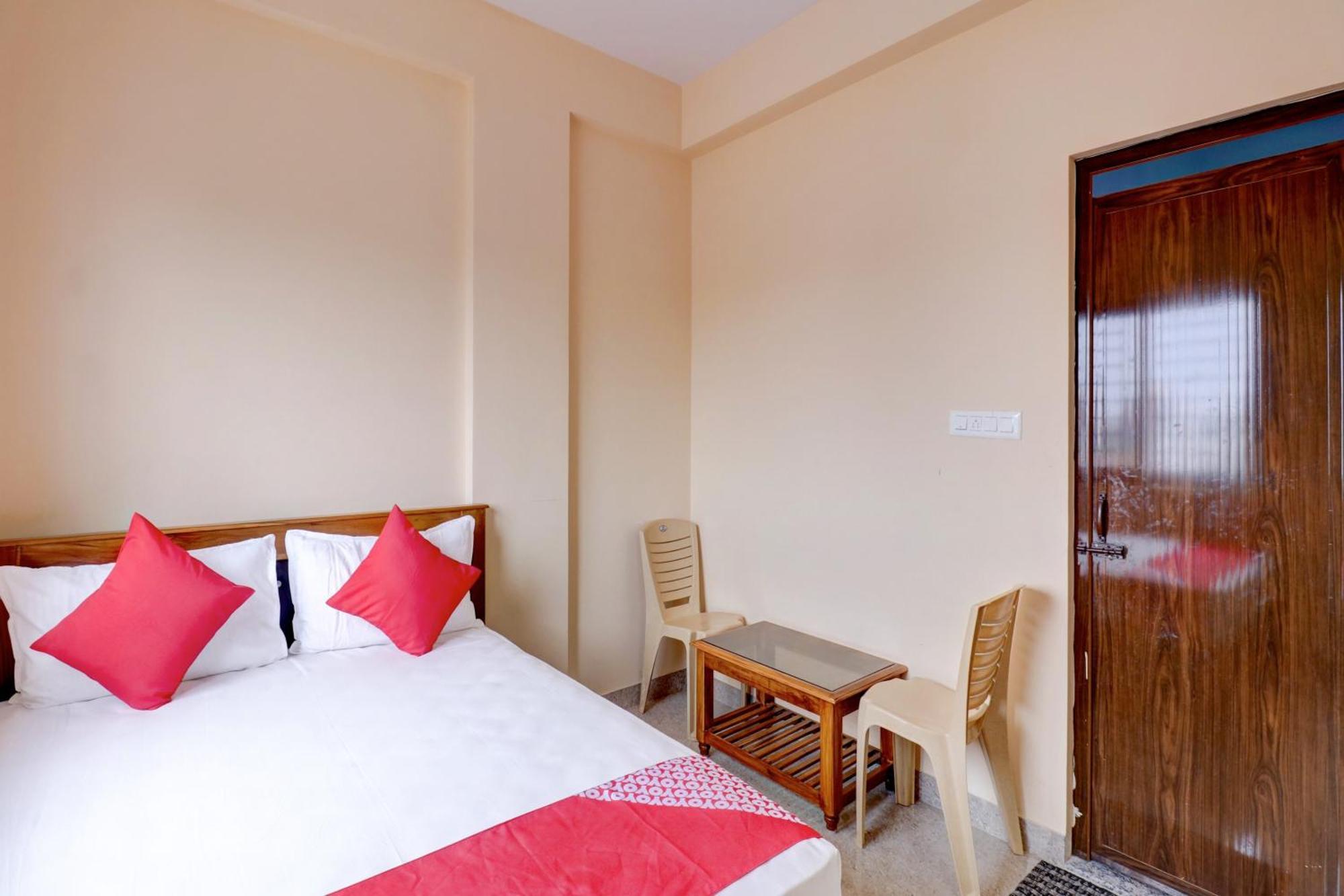 Oyo Flagship Golden Treasury Hotel Bengaluru Kültér fotó
