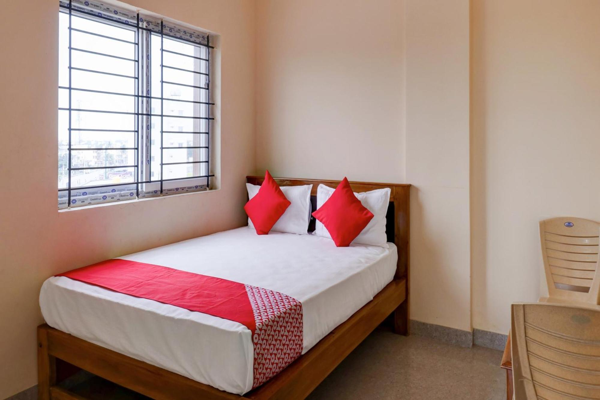 Oyo Flagship Golden Treasury Hotel Bengaluru Kültér fotó